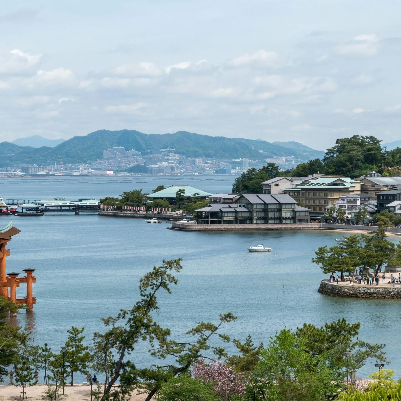 Tour Hiroshima y Miyajima en un día con guía local