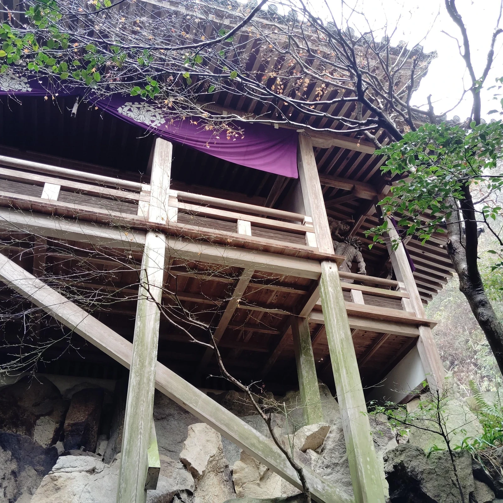 Private Führung durch den Mitaki-ji-Tempel in Hiroshima und seine heiligen Wasserfälle