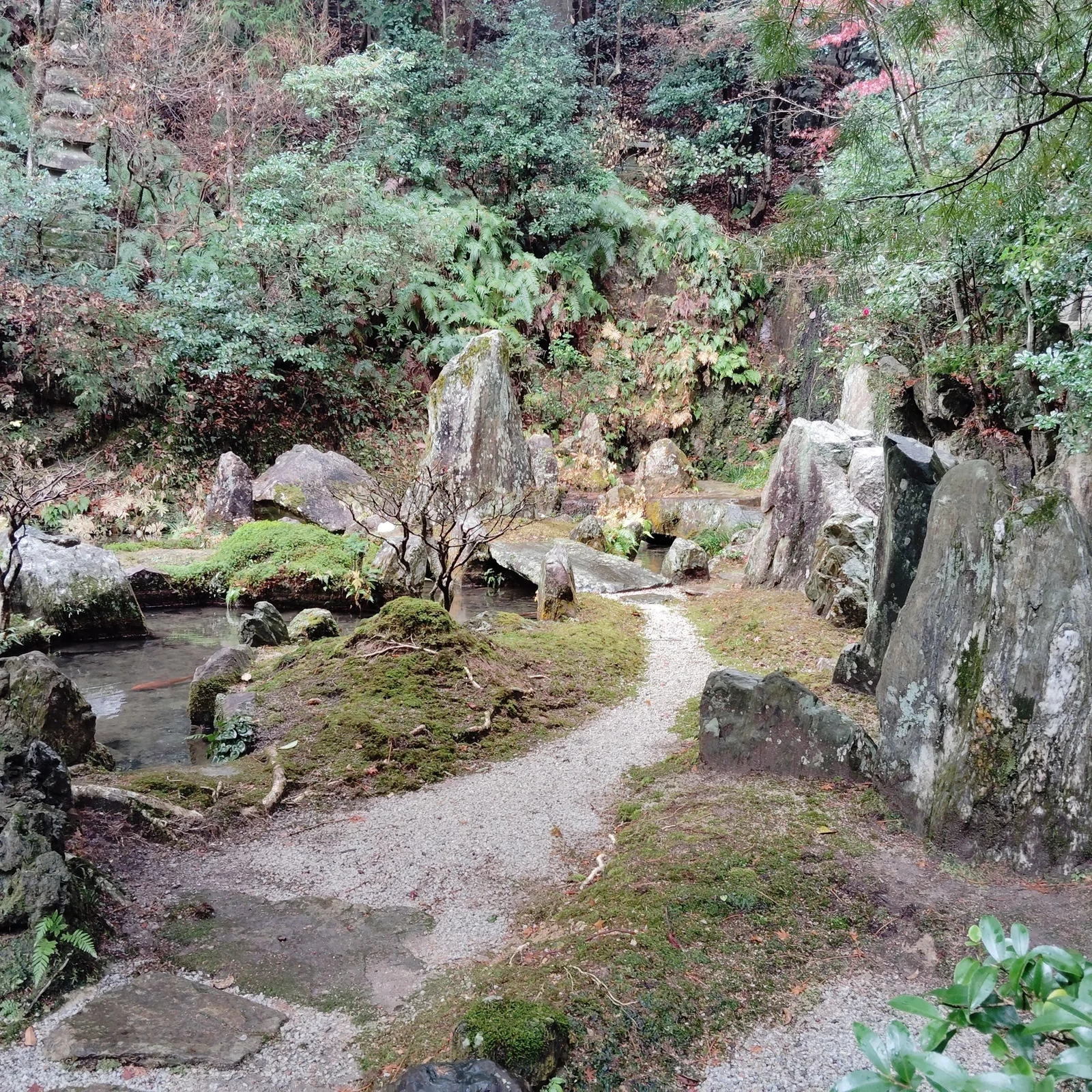 Private Führung durch den Mitaki-ji-Tempel in Hiroshima und seine heiligen Wasserfälle