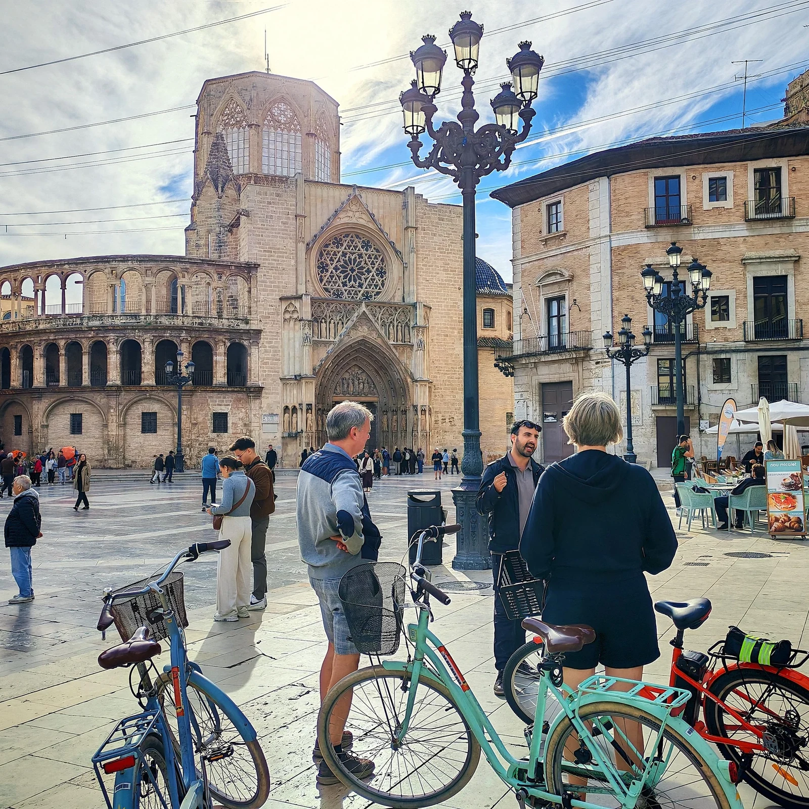 Visite de Valence à vélo : de la vieille ville à la Cité des Arts