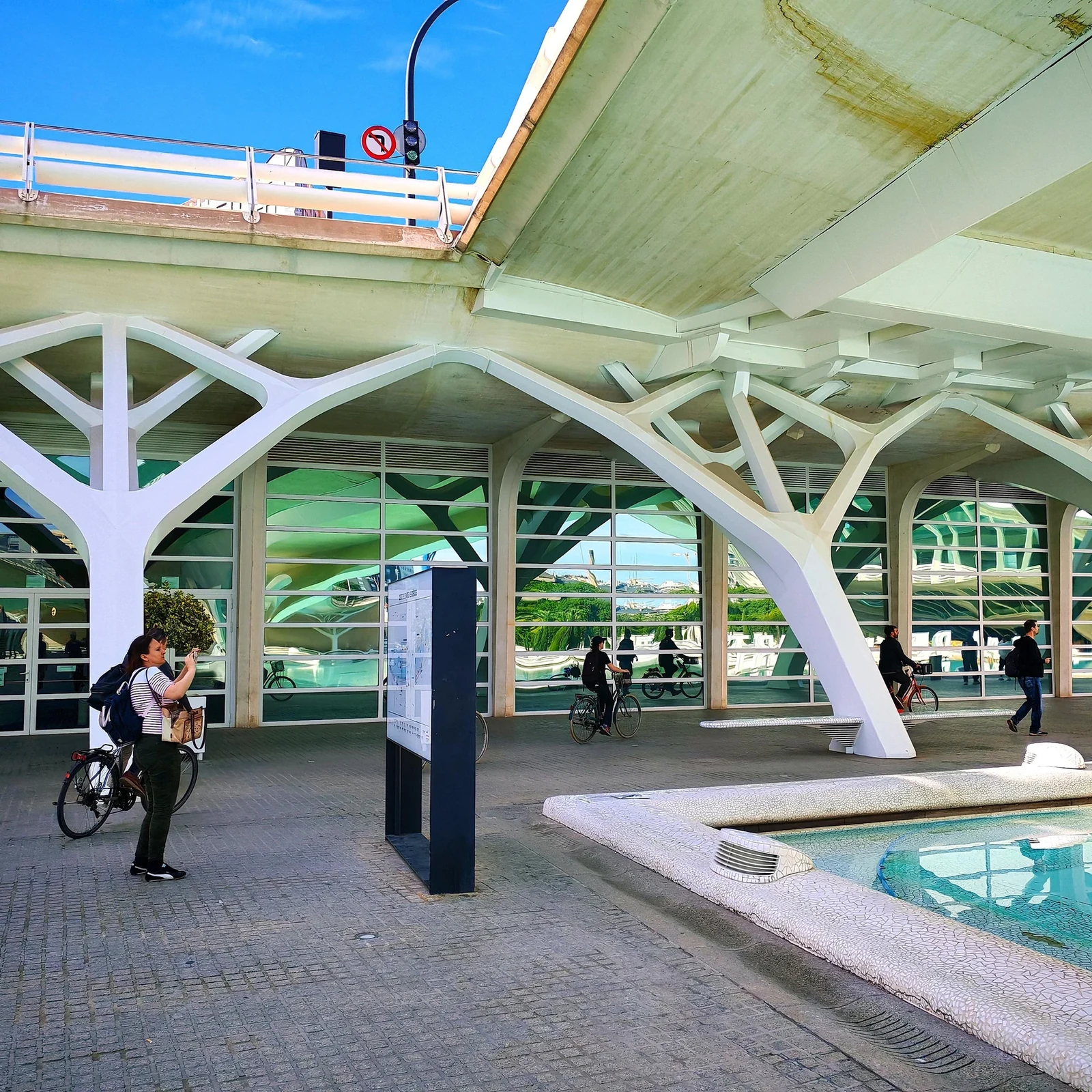 Visite de Valence à vélo : de la vieille ville à la Cité des Arts