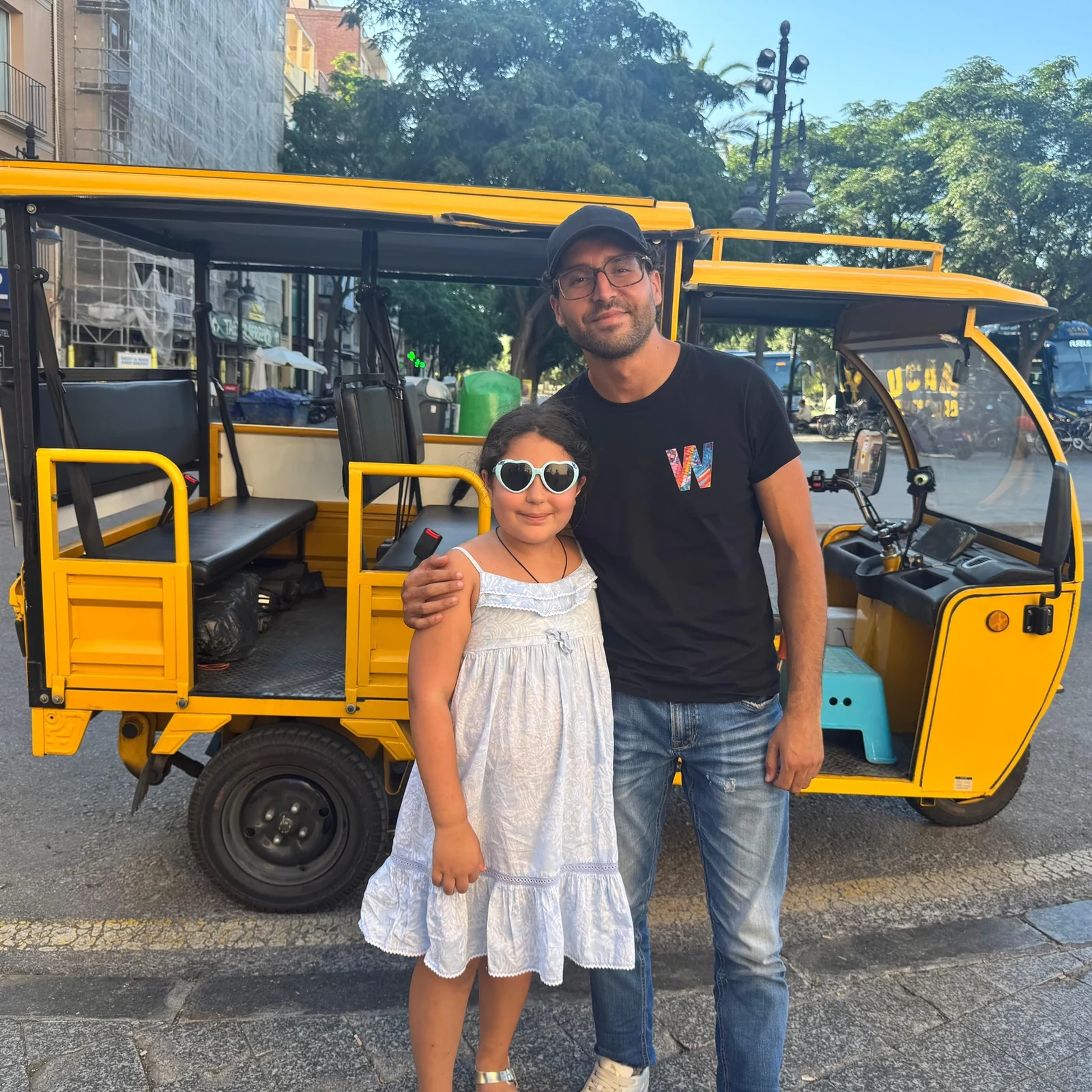 Tuk-Tuk-Tour durch Valencia im elektrischen Fahrzeug