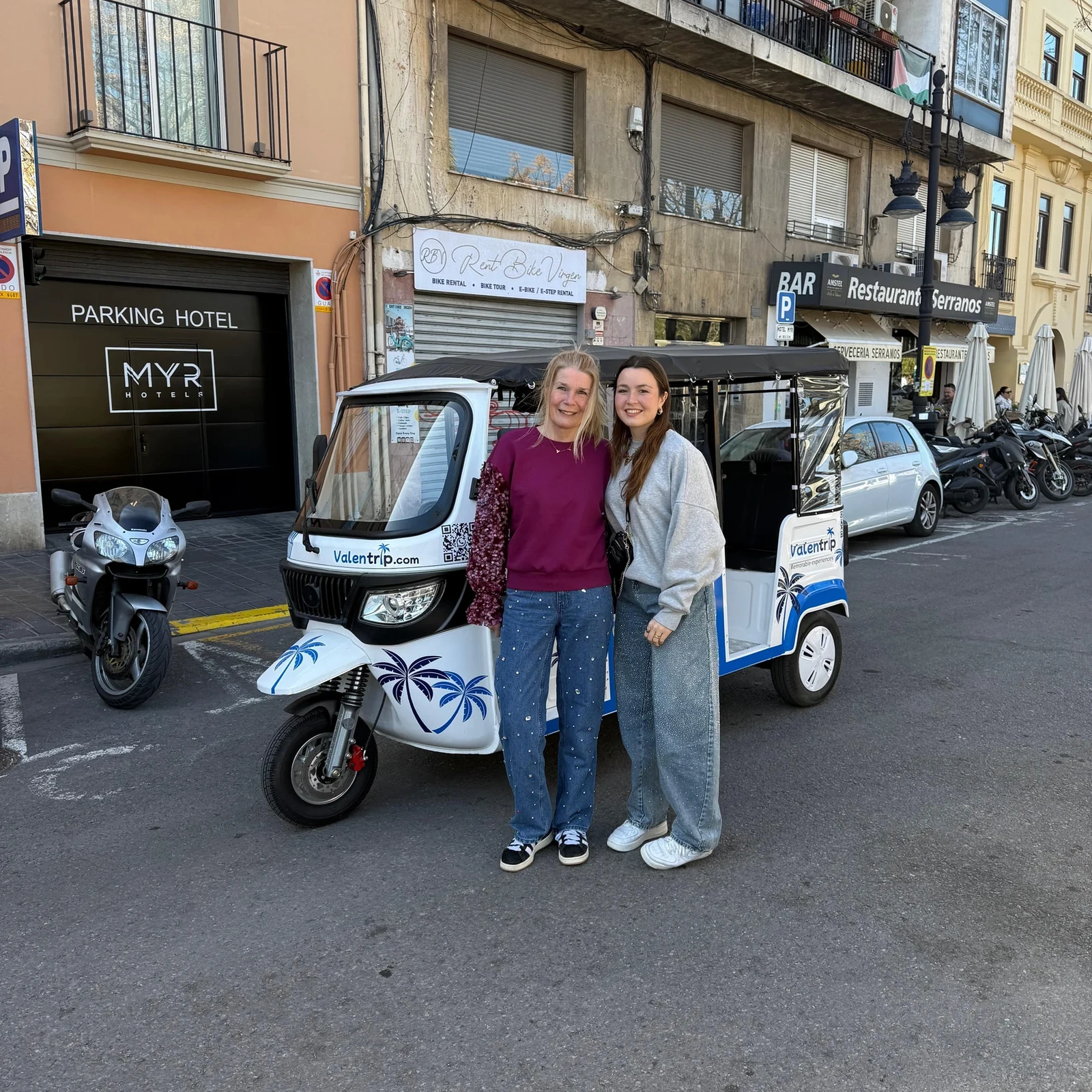 Tuk-Tuk-Tour durch Valencia für Kreuzfahrtgäste ab Hafen