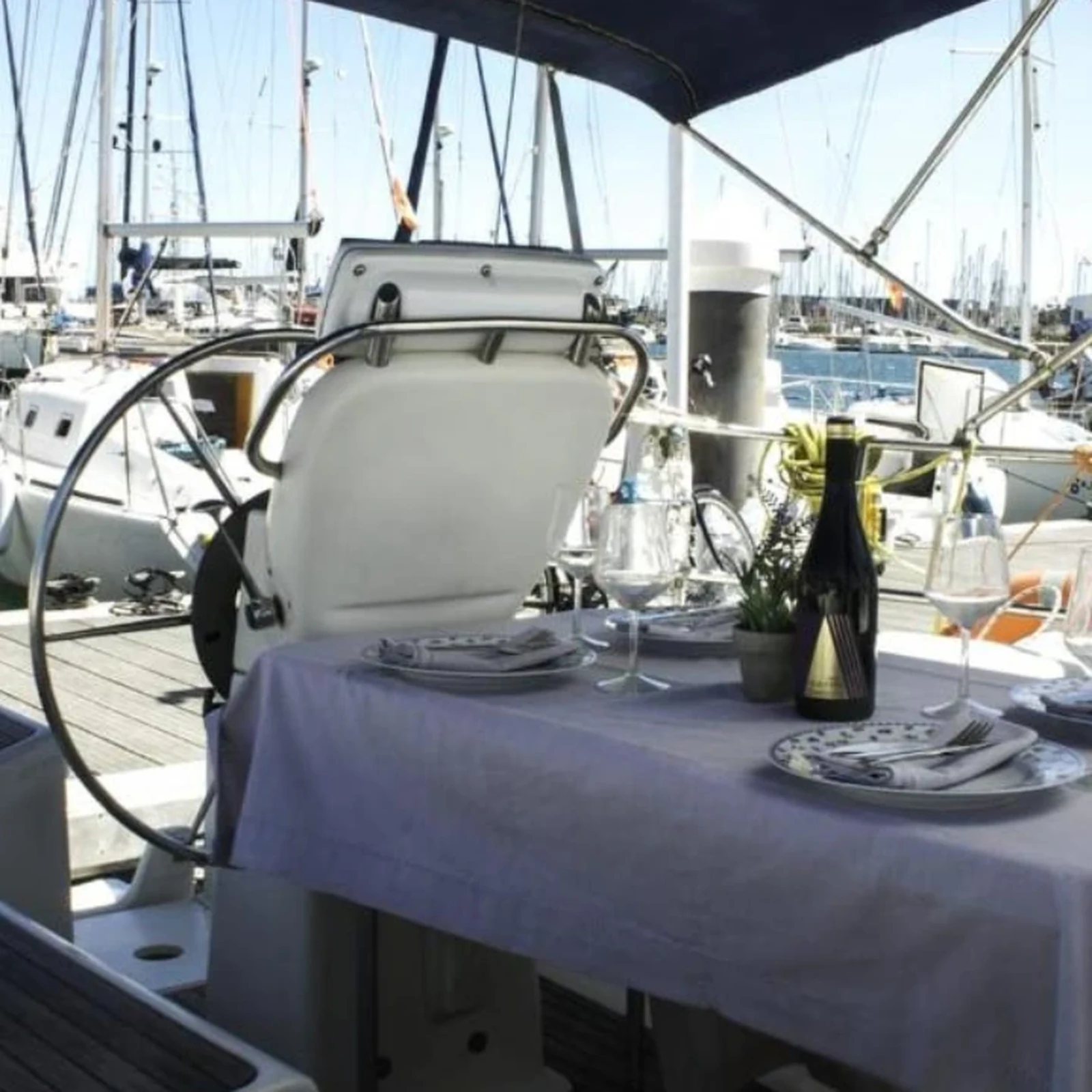 Sonnenfinsternis Valencia Segelboot: vom Meer aus beobachten
