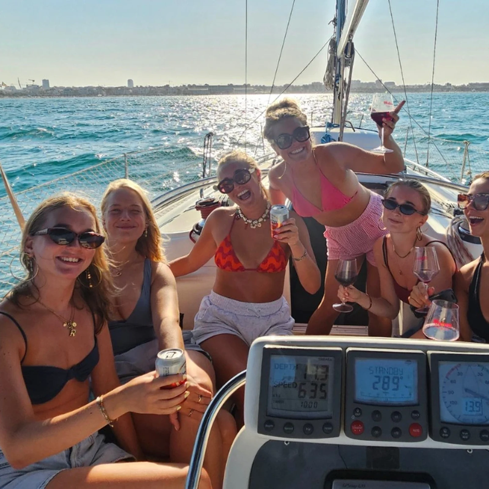Sonnenfinsternis Valencia Segelboot: vom Meer aus beobachten
