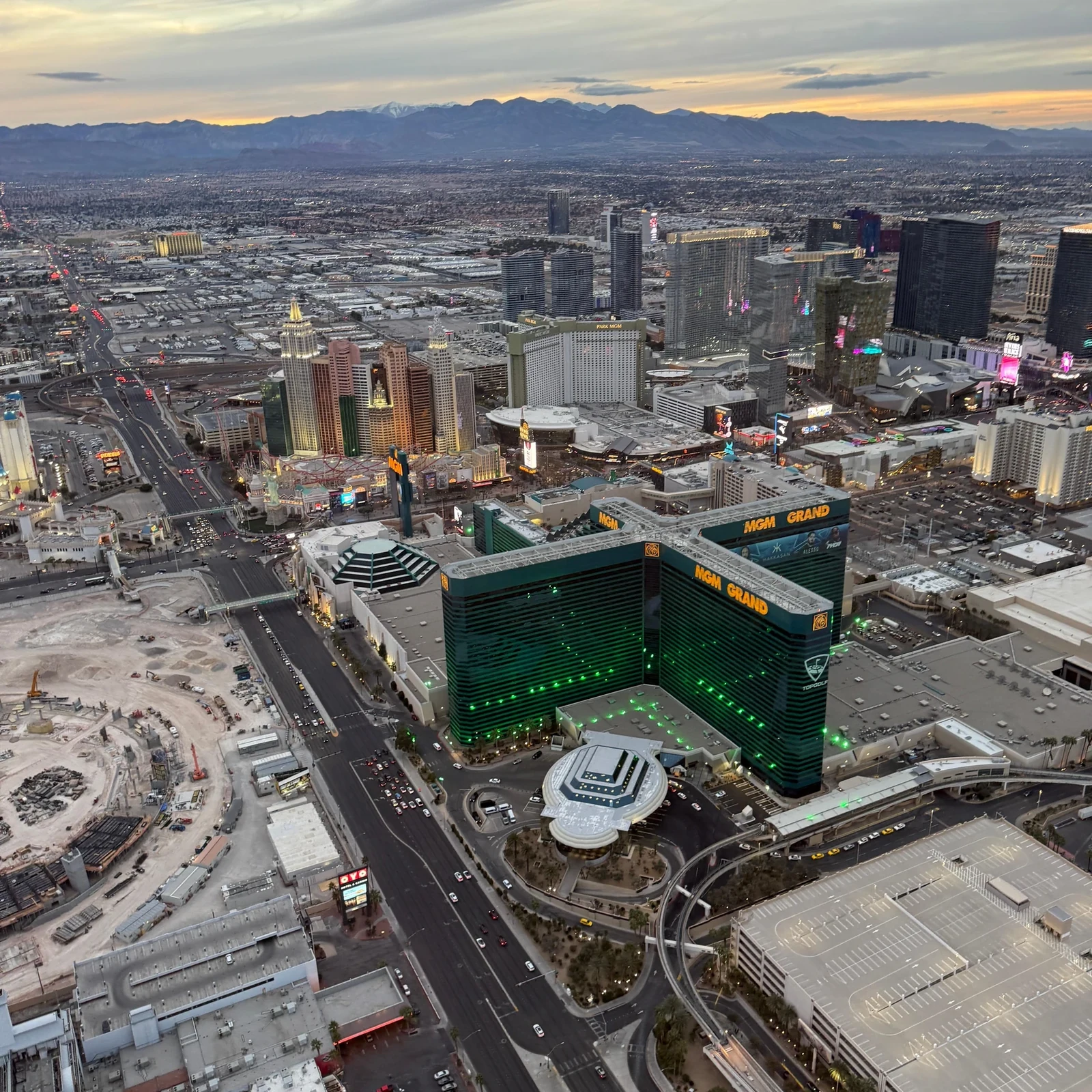 Helikopterflug über den Las Vegas Strip mit garantiertem Fensterplatz