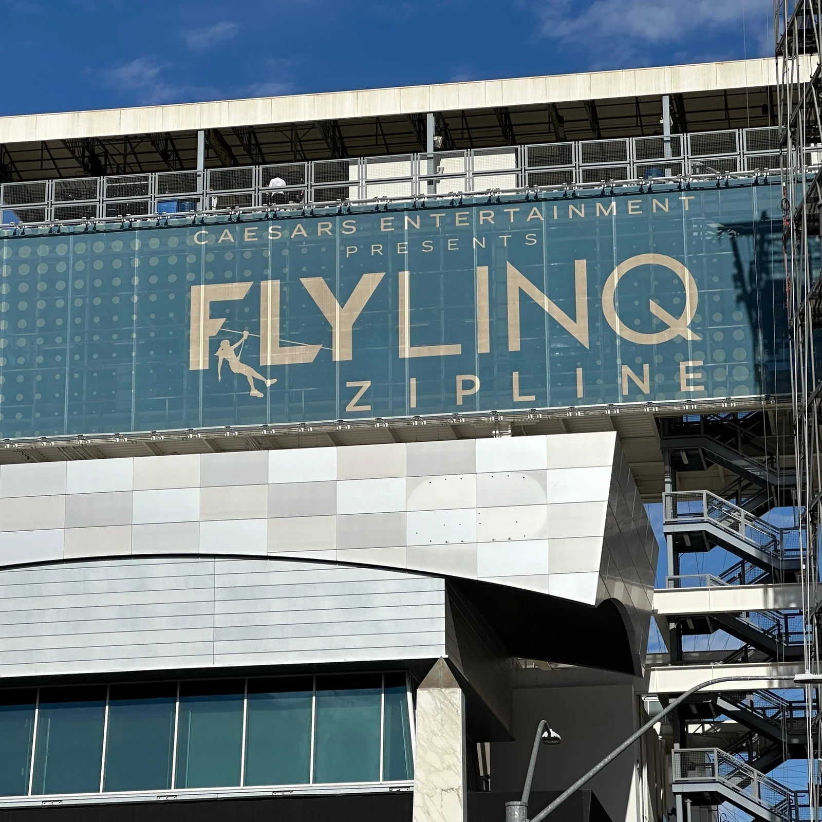 Tyrolienne FLY LINQ Las Vegas au-dessus de The LINQ Promenade