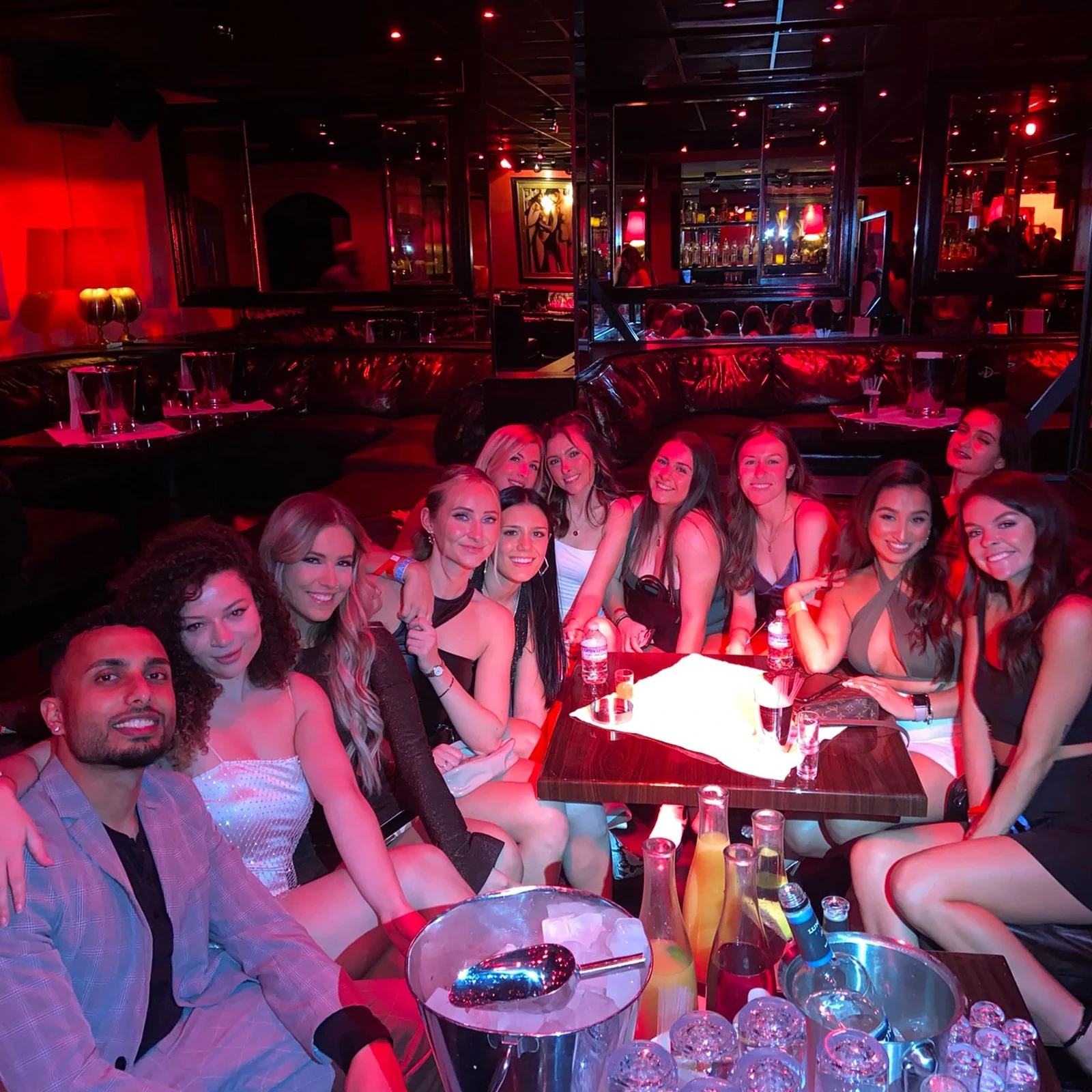 Las Vegas Night Club Crawl con party bus