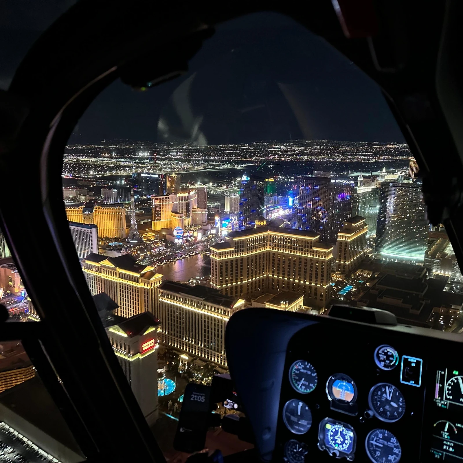 Nächtlicher Helikopterflug Las Vegas: der Strip aus der Luft