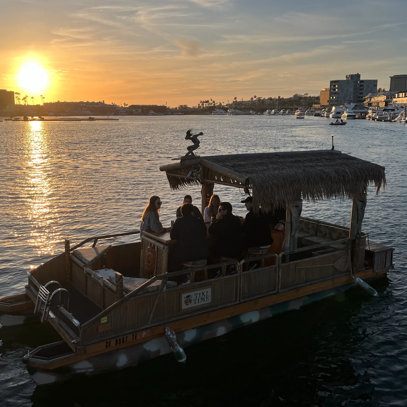Crucero privado en barco tiki en Long Beach