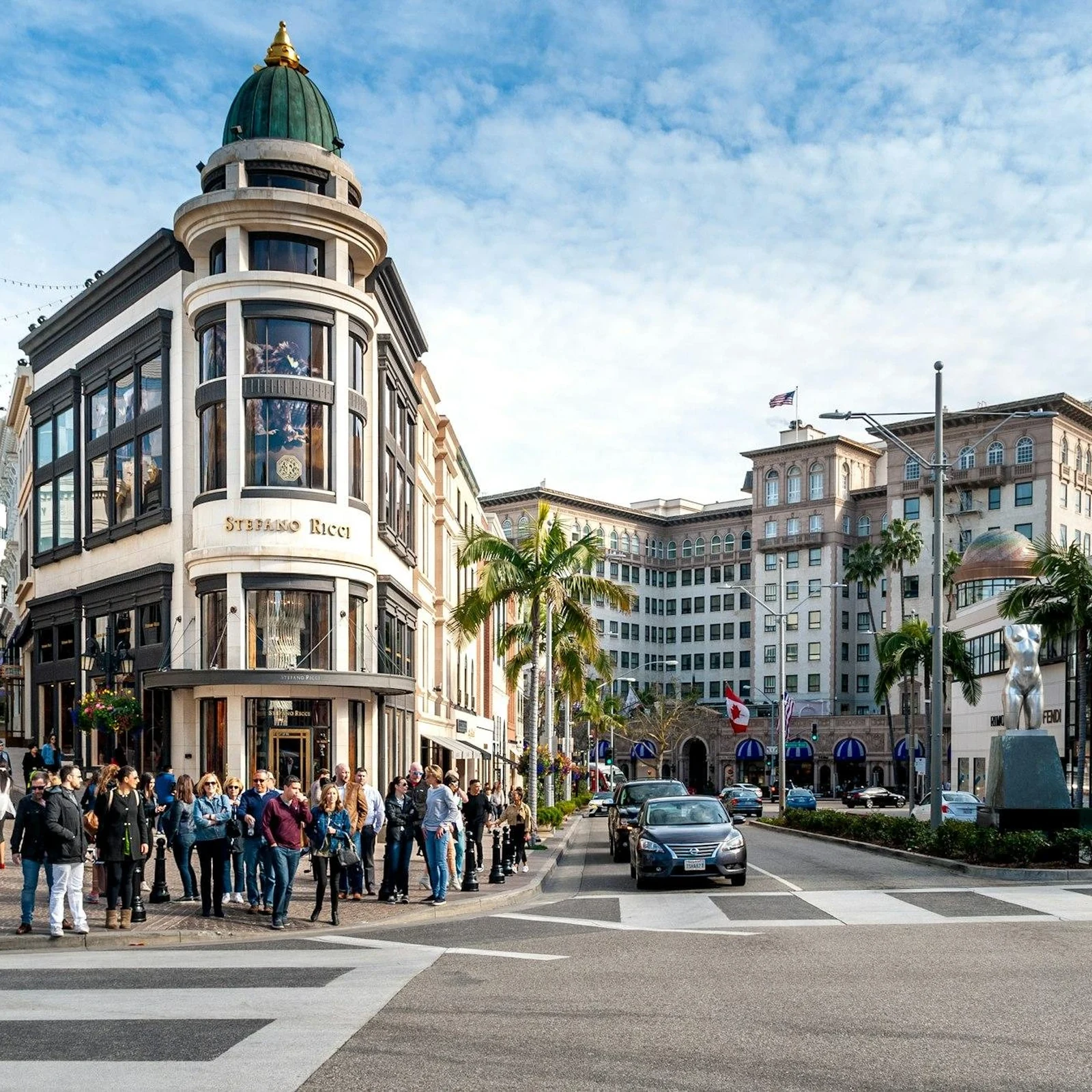 Beverly Hills Luxury SUV Tour: 4 Hours with Hotel Pickup