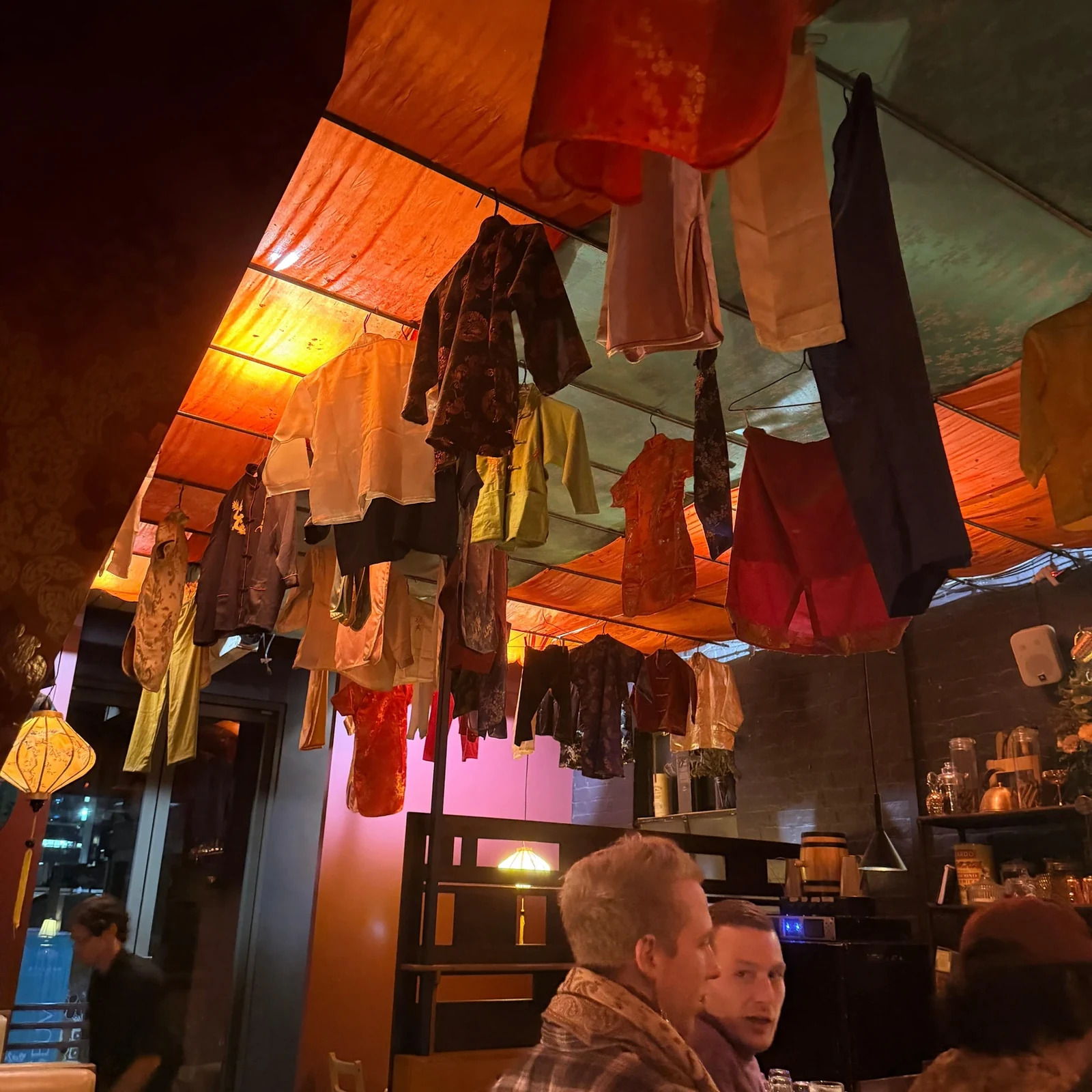 Entdecke 3 versteckte Bars in Melbourne mit einem lokalen Guide
