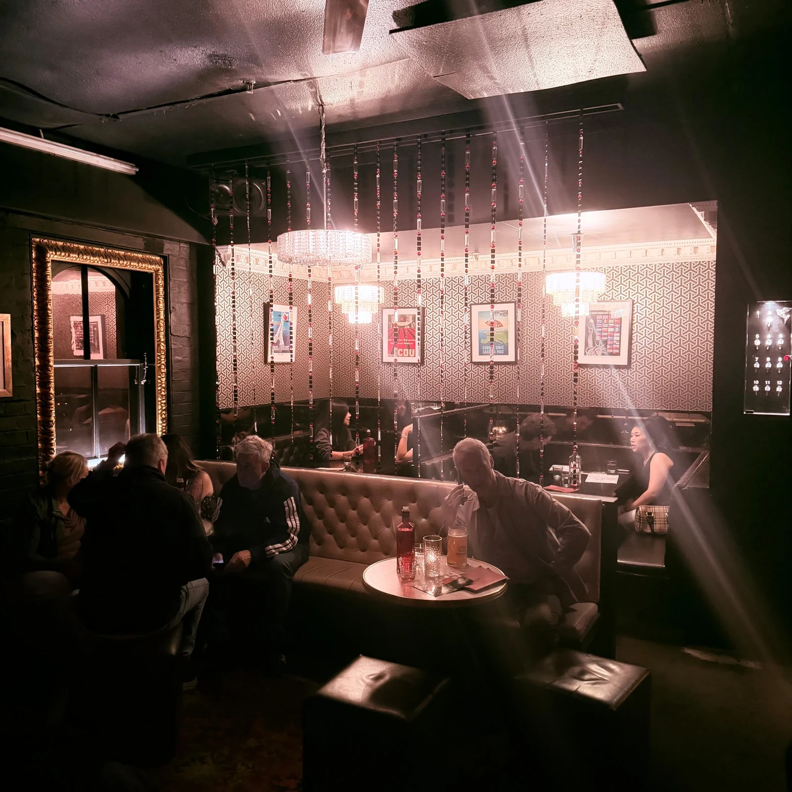 Entdecke 3 versteckte Bars in Melbourne mit einem lokalen Guide