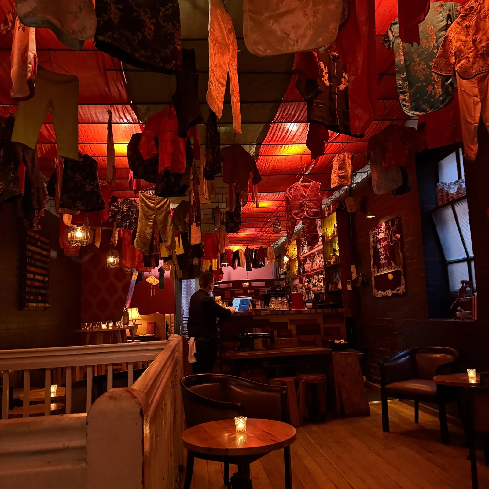 Entdecke 3 versteckte Bars in Melbourne mit einem lokalen Guide