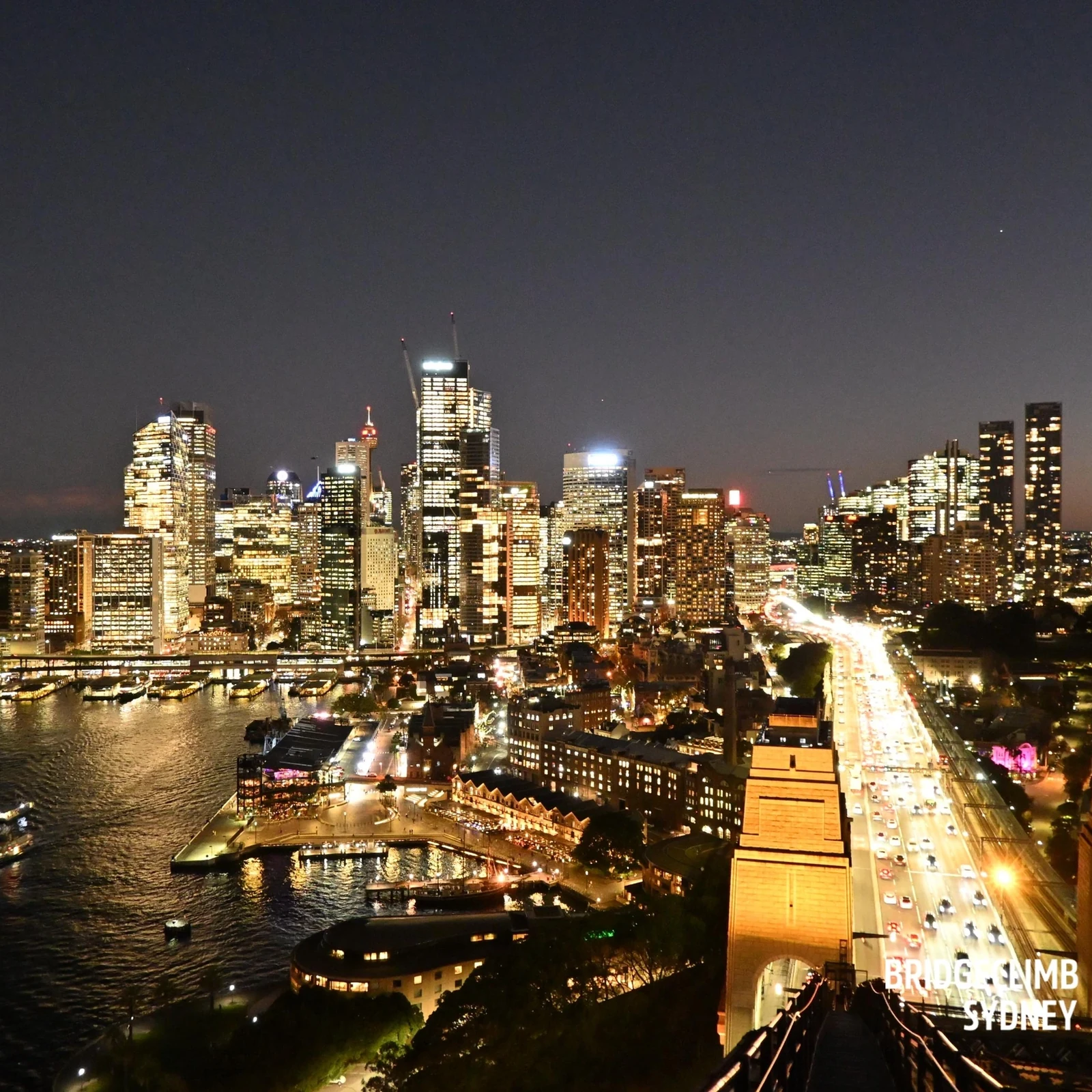 BridgeClimb Sydney Harbour de noche: sube al punto más alto