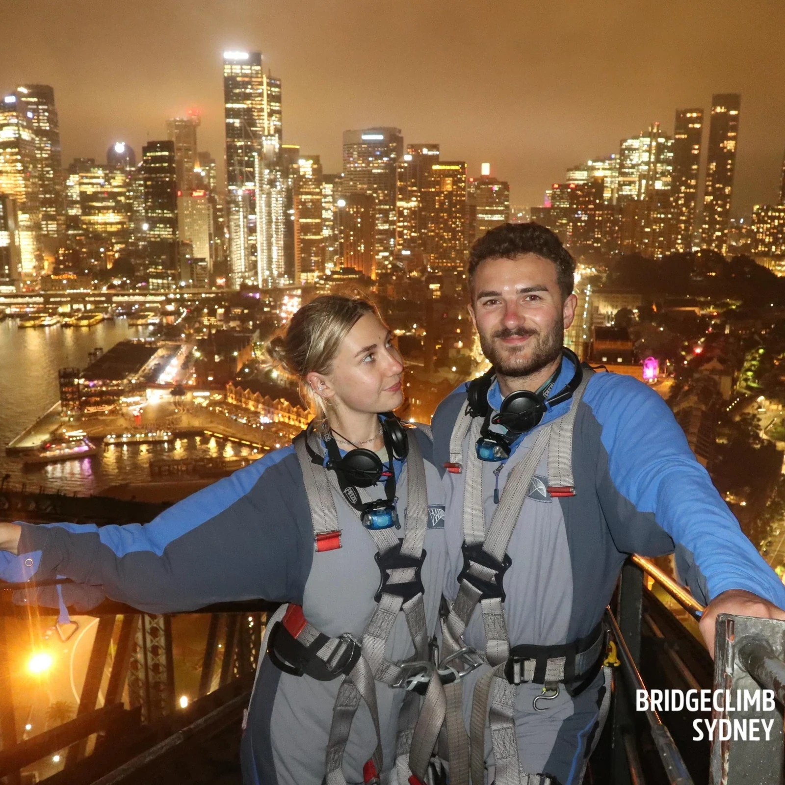 BridgeClimb Sydney Harbour de noche: sube al punto más alto