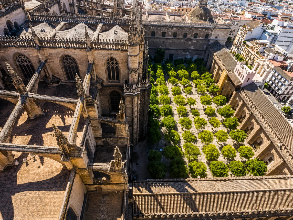 Entrada Catedral de Sevilla y La Giralda