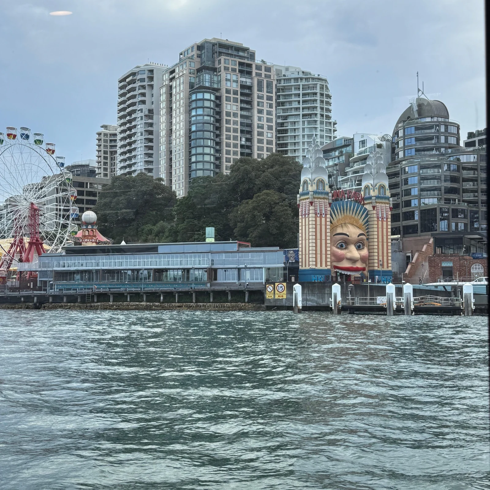 Sydney-Harbour-Kreuzfahrt mit Mittagsbuffet