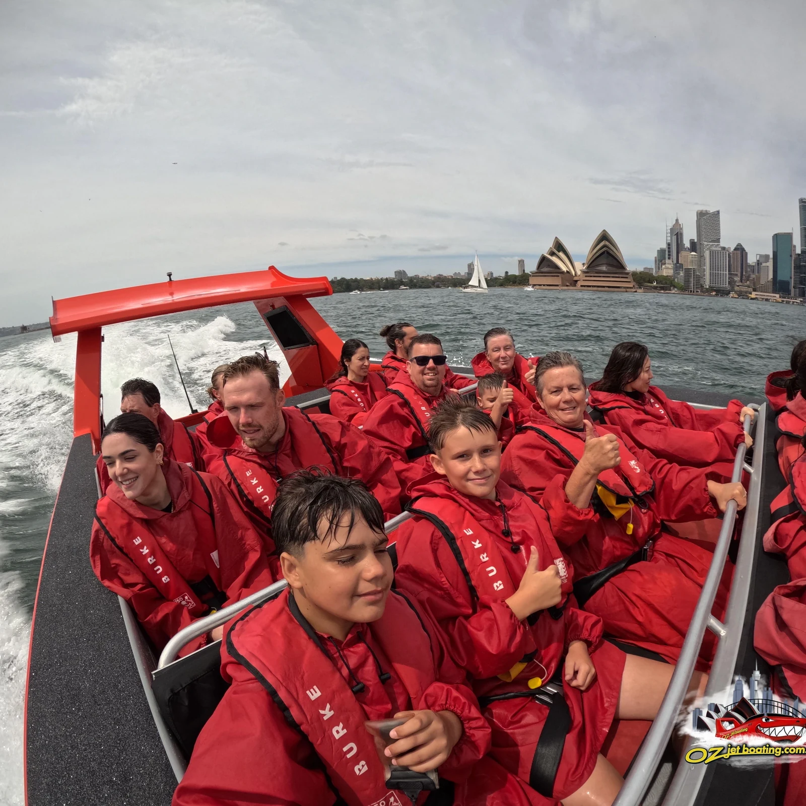 Jetboat in Sydney: Geschwindigkeit und Adrenalin im Hafen