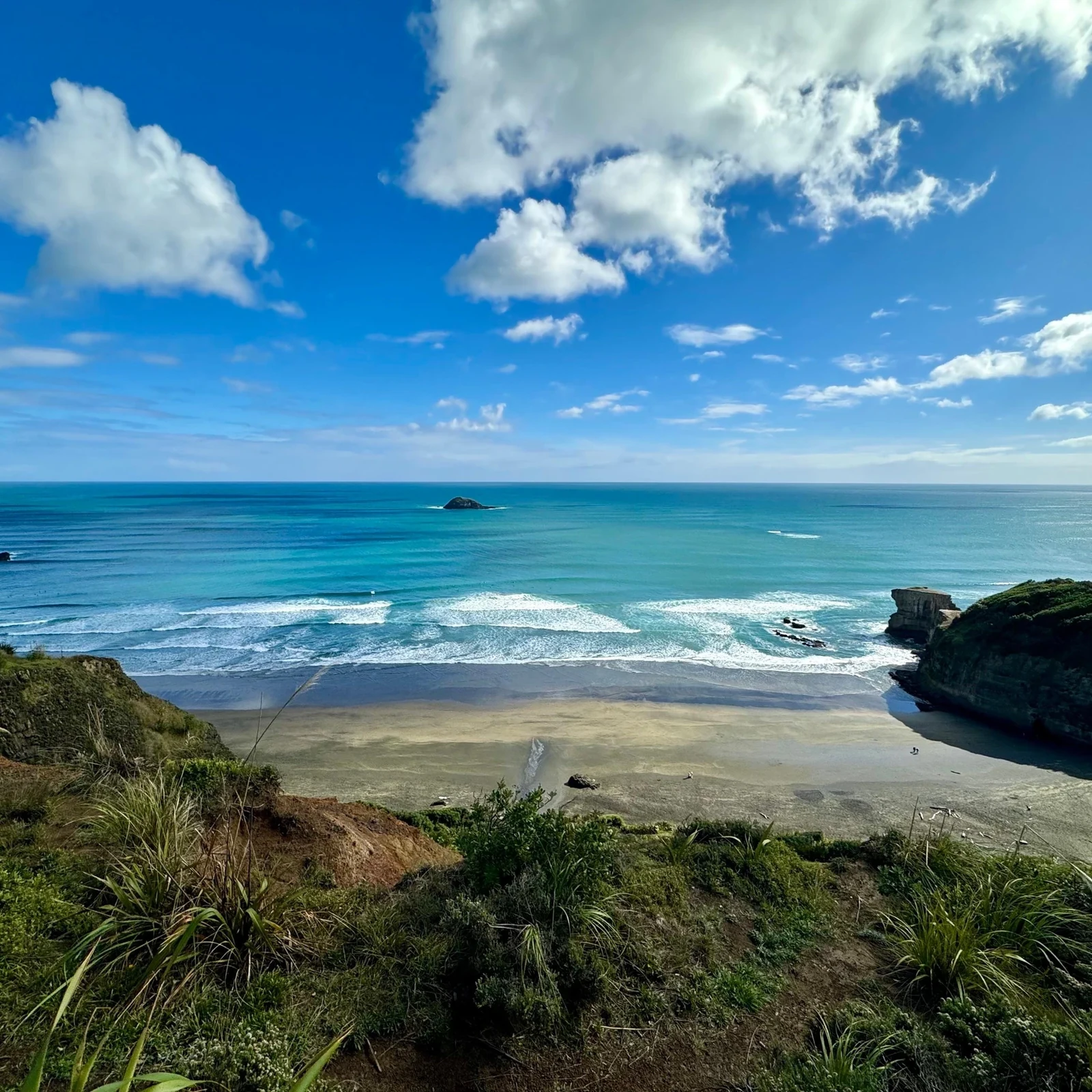 Vinos de Kumeu, sabores locales y Muriwai Beach desde Auckland
