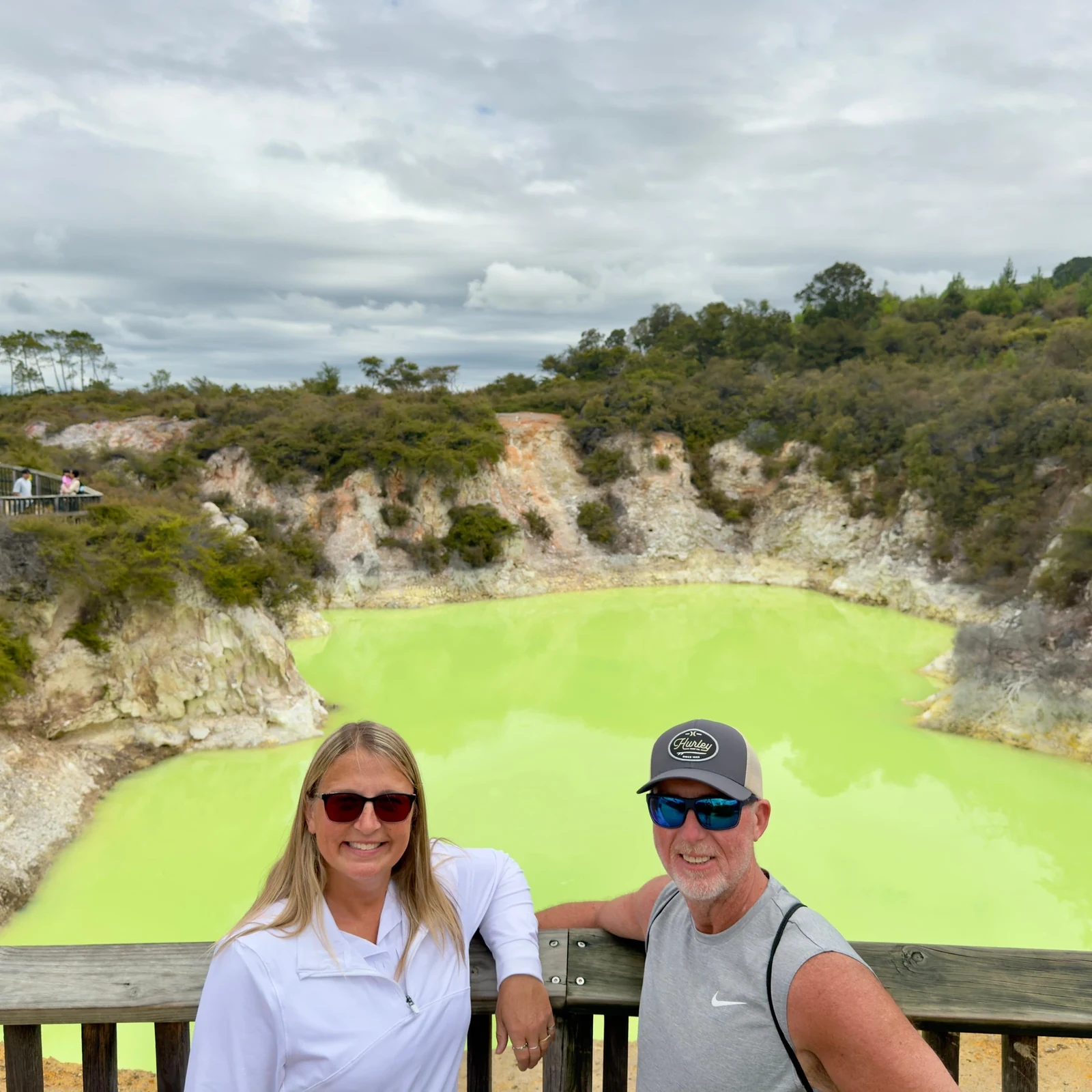 Excursión desde Auckland a Hobbiton, Rotorua y Wai-O-Tapu en grupo pequeño