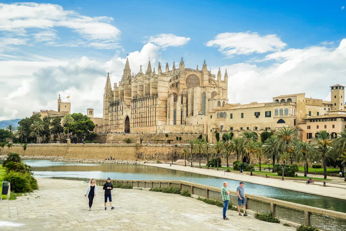 Entrada sin colas a la Catedral de Mallorca en Palma | TourBookGo